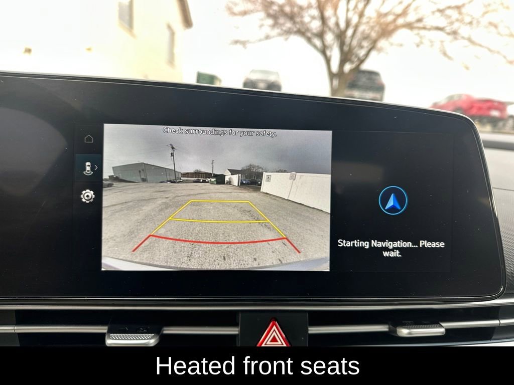 Used 2025 Hyundai Elantra Limited image 19