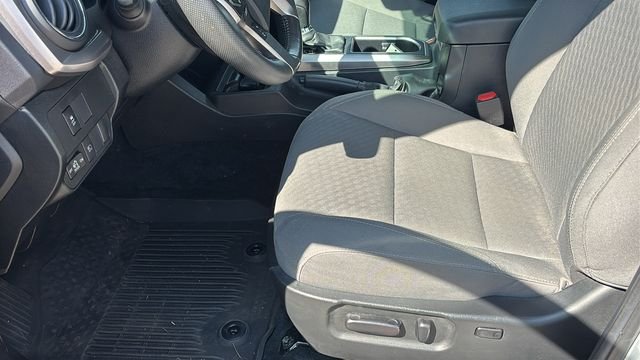 Used 2023 Toyota Tacoma SR5 AWD/4WD image 23