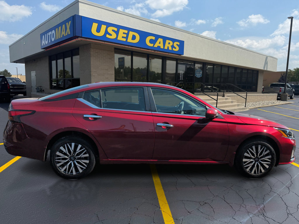 Used 2023 Nissan Altima 2.5 SV AWD/4WD image 2