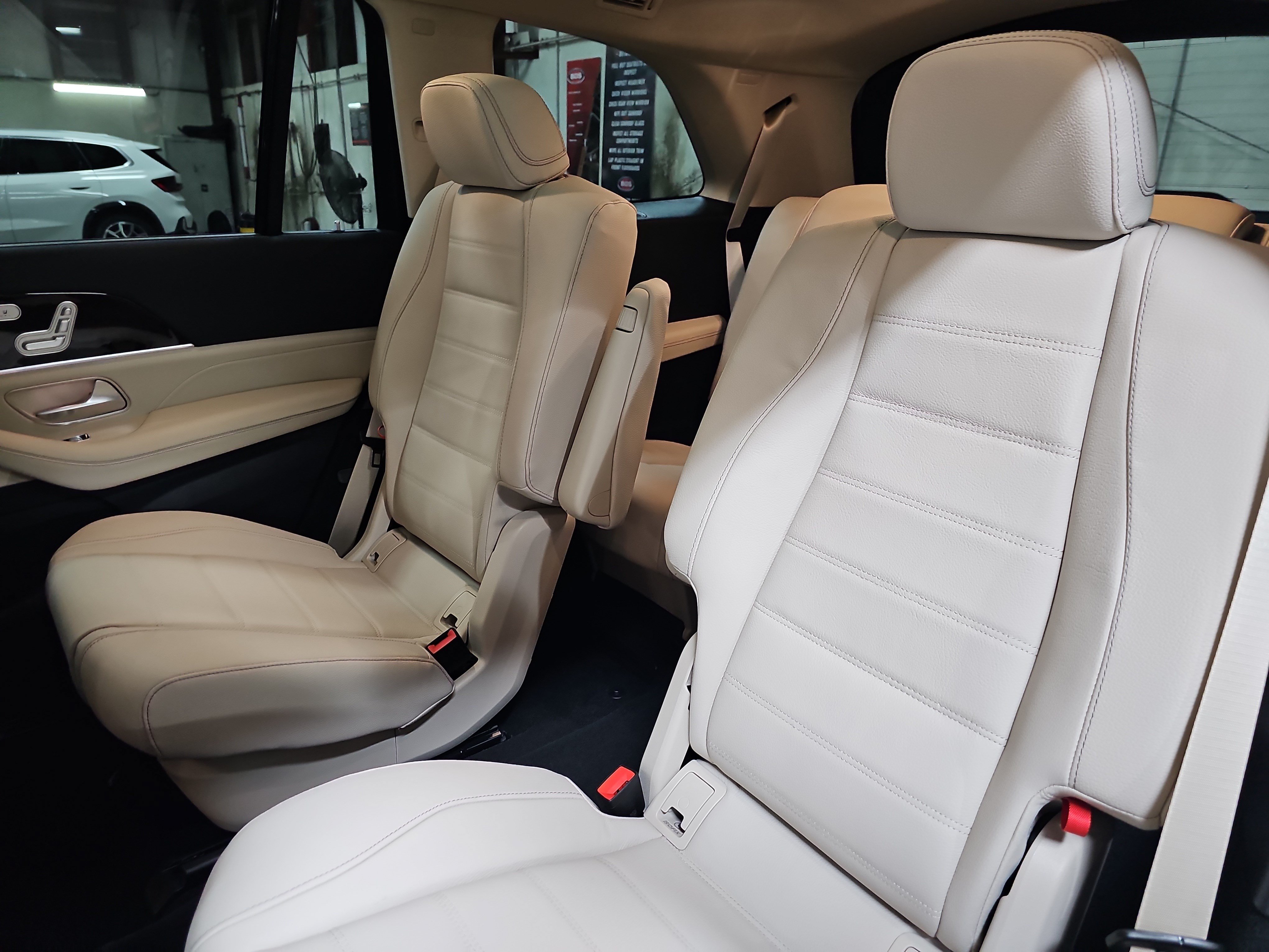 New 2026 Mercedes-Benz GLS 450 4MATIC image 16