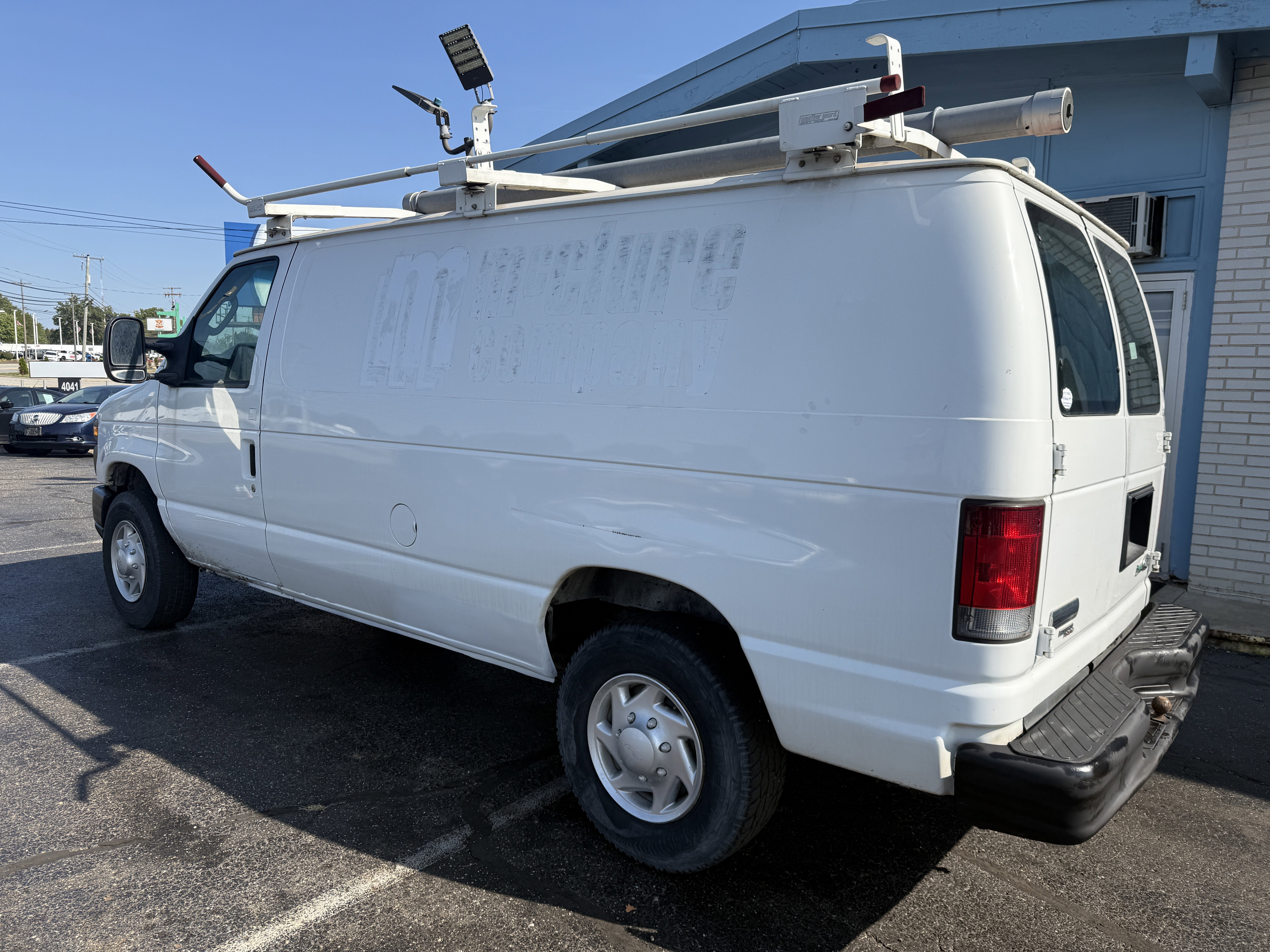 Used 2009 Ford E-350 and Econoline 350 Super Duty image 3