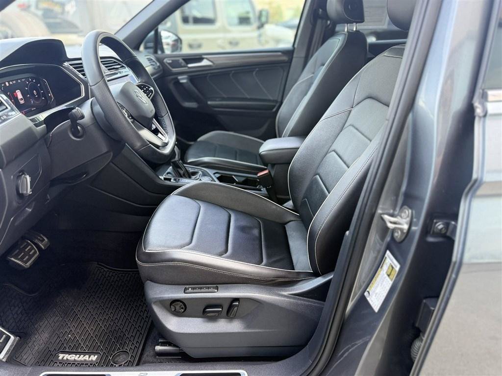 Used 2022 Volkswagen Tiguan SEL R-Line AWD/4WD image 24