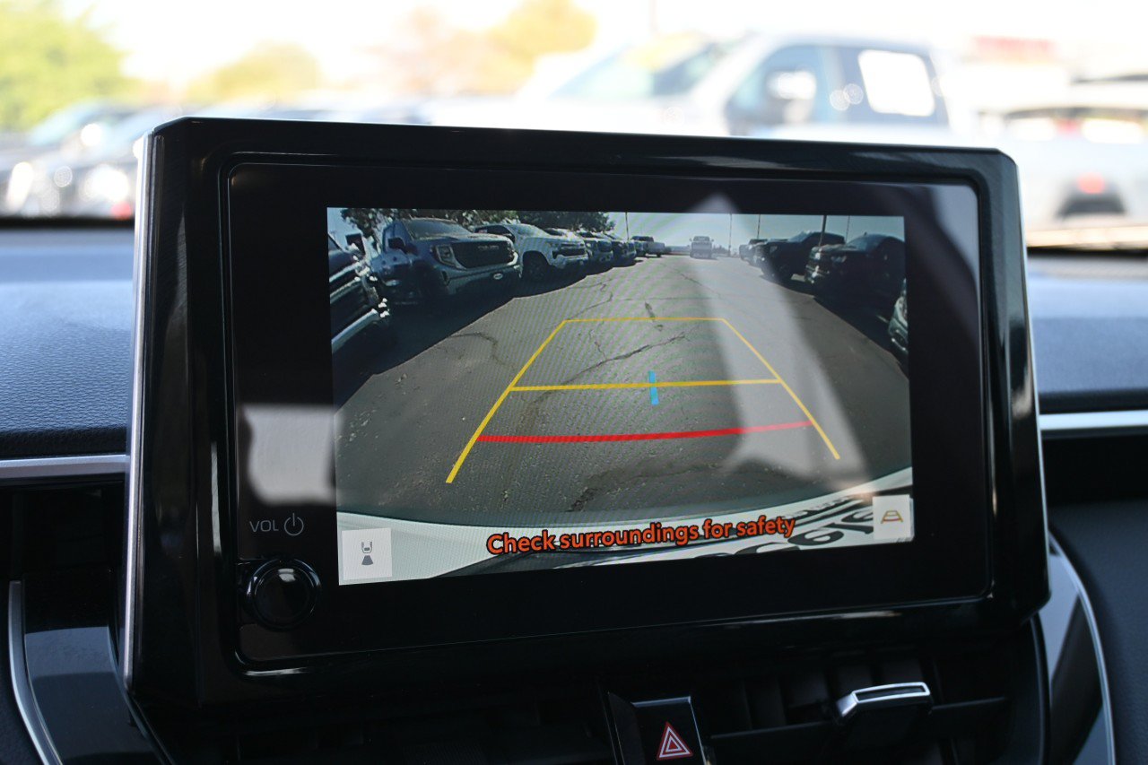 Used 2023 Toyota Corolla Cross XLE w/ Convenience Package FWD image 13