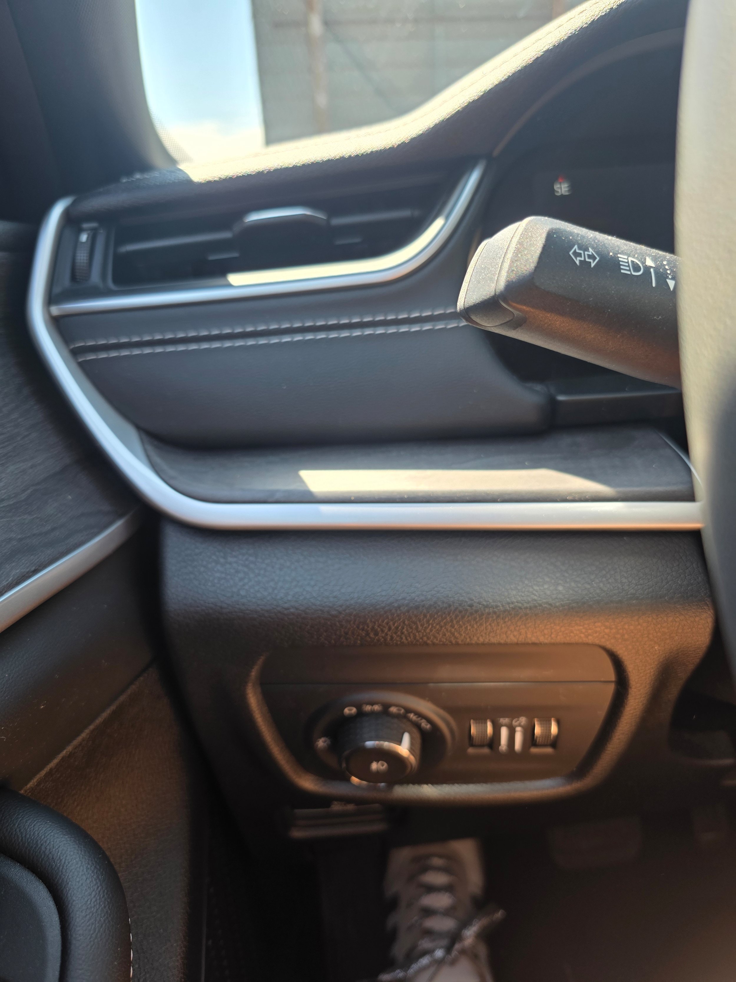Used 2024 Jeep Grand Cherokee Limited RWD image 17