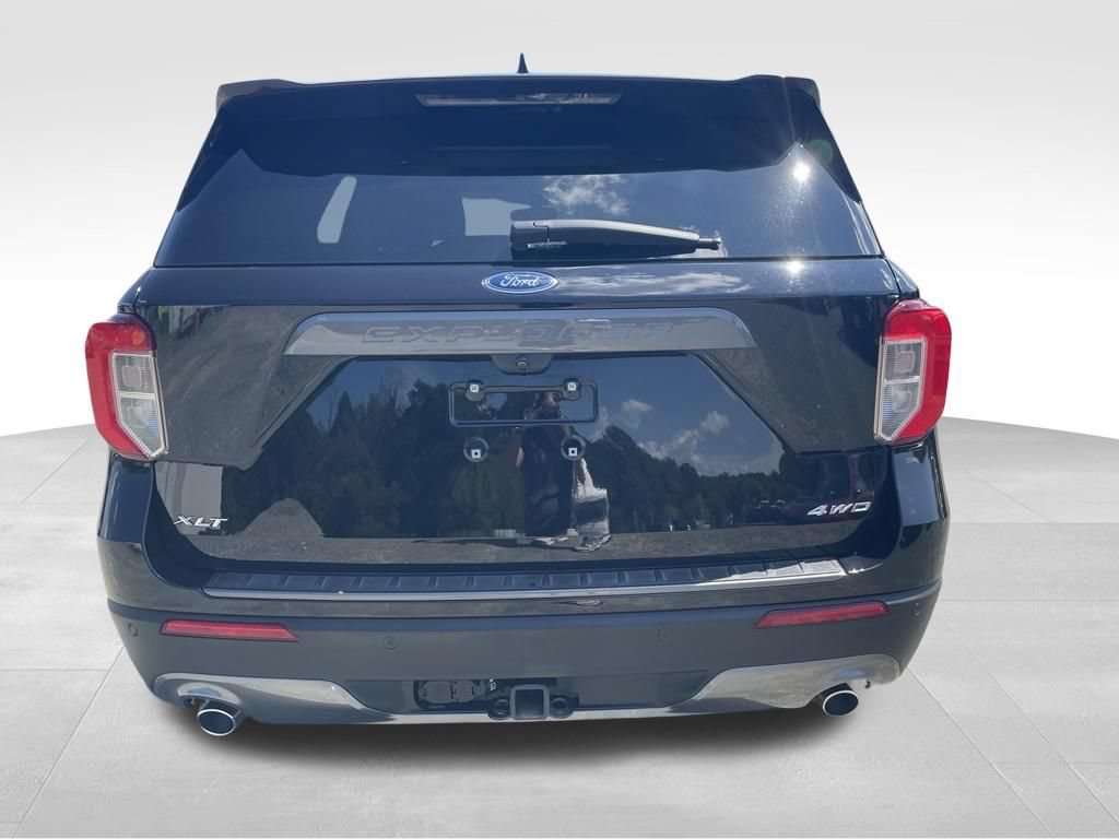 Used 2022 Ford Explorer XLT w/ Equipment Group 202A AWD/4WD image 18