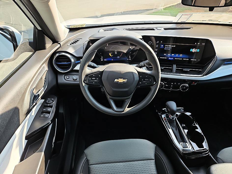 New 2026 Chevrolet Trax LT FWD image 12