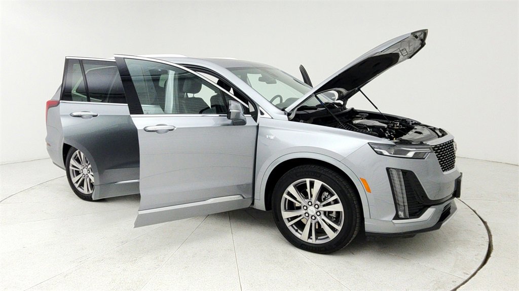 Used 2025 Cadillac XT6 Premium Luxury image 13