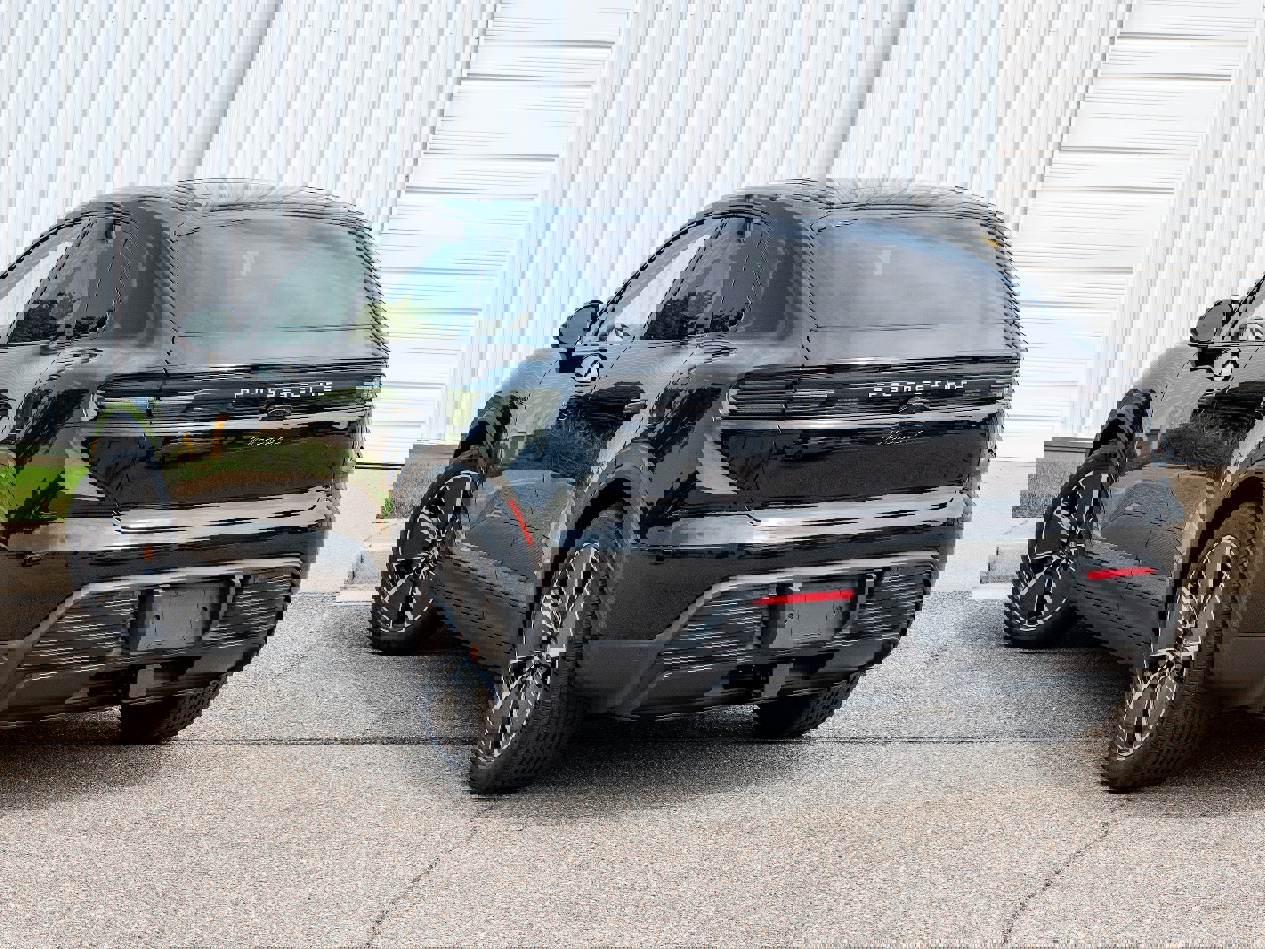 New 2025 Porsche Macan 4 Electric image 3