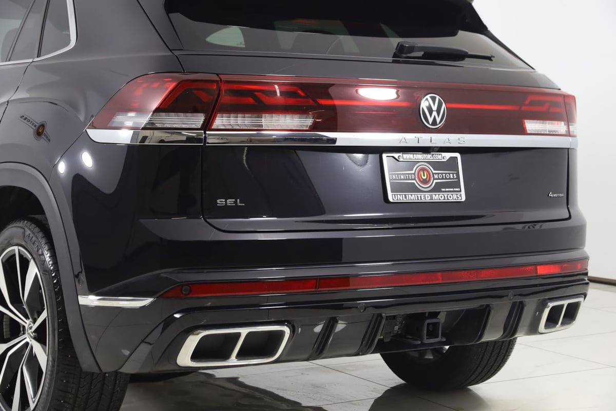 Used 2025 Volkswagen Atlas Cross Sport SEL Premium R-Line AWD/4WD image 23