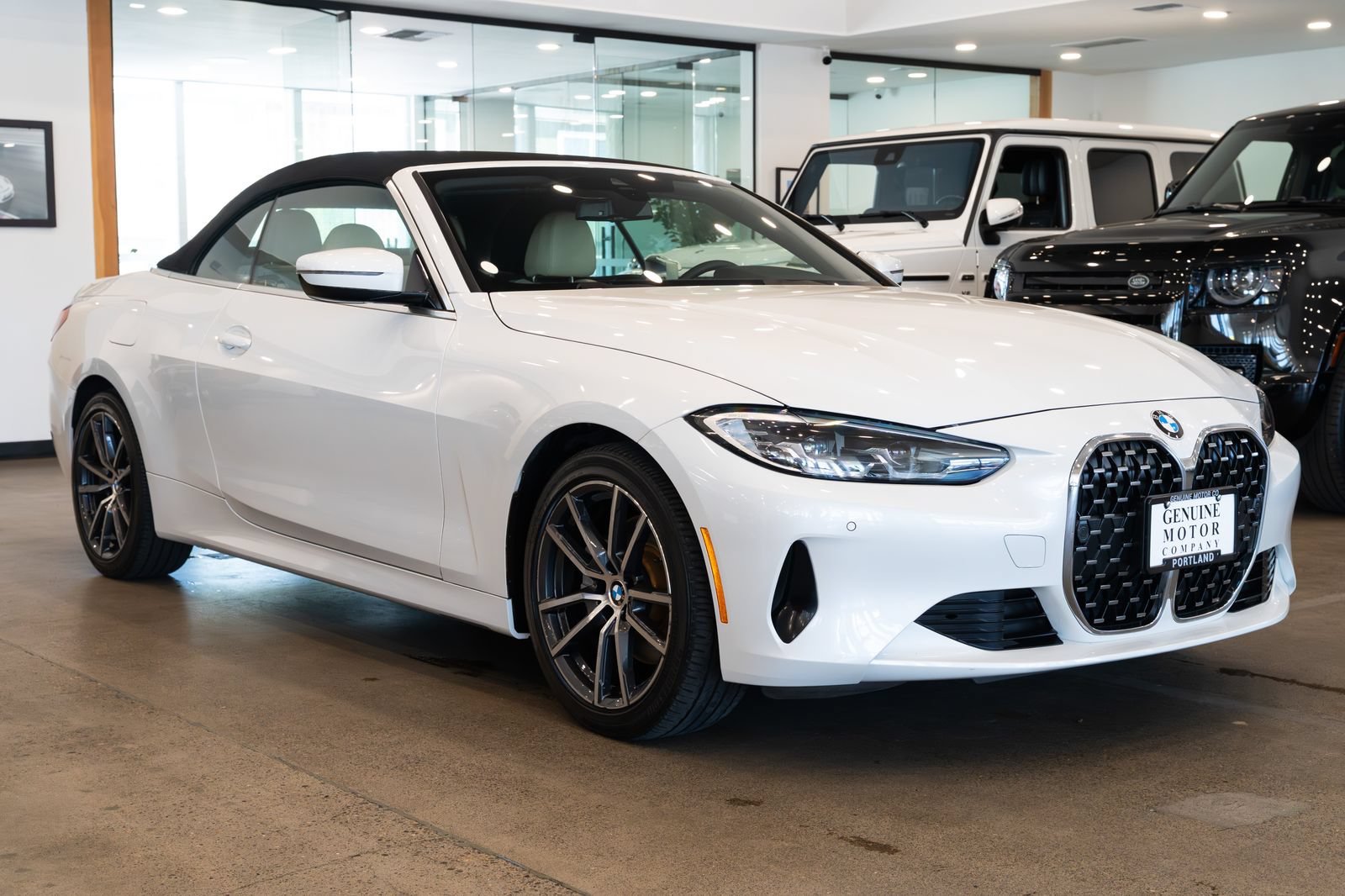 Used 2022 BMW 430i xDrive Convertible w/ Convenience Package AWD/4WD image 3