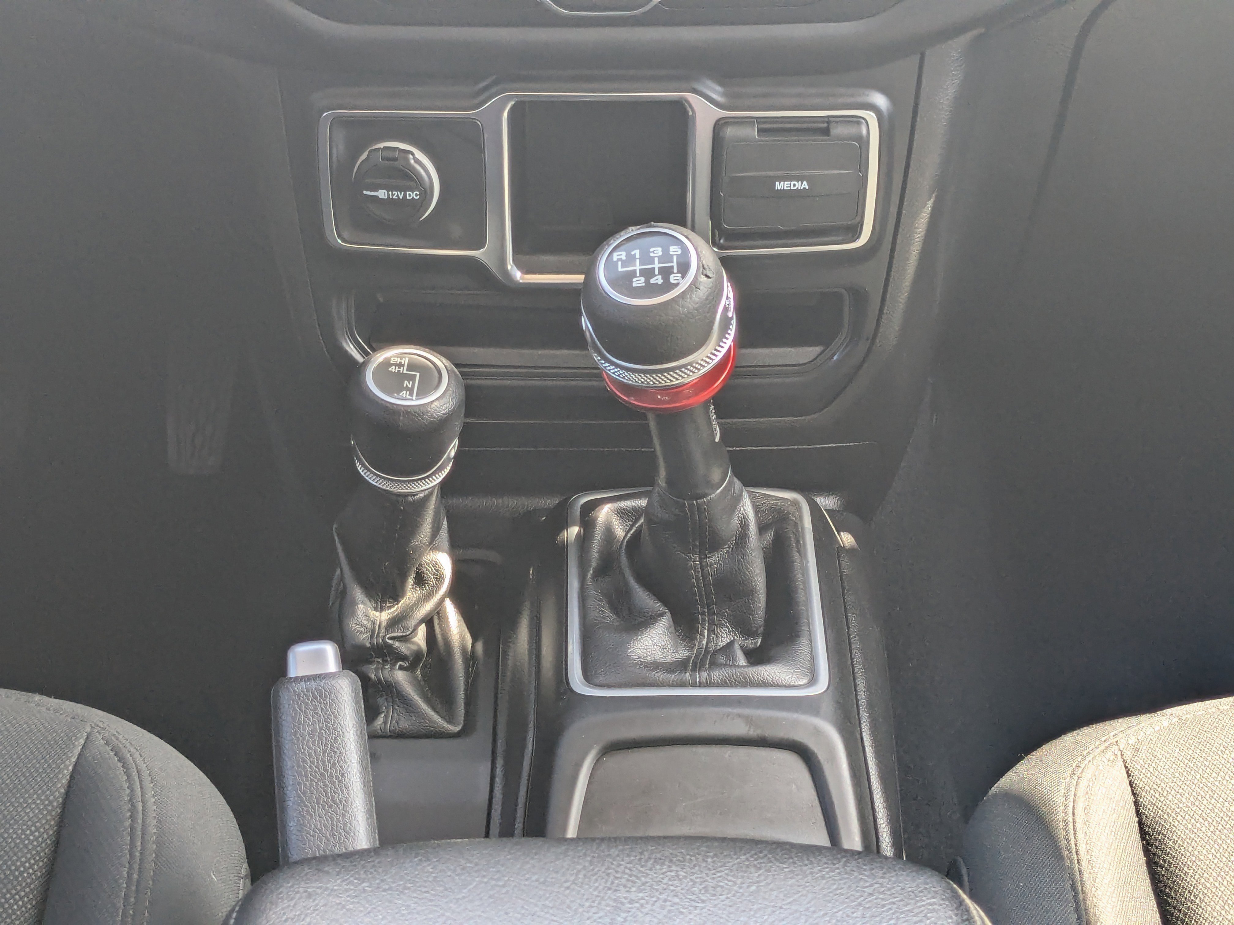 Used 2019 Jeep Wrangler Sport image 21