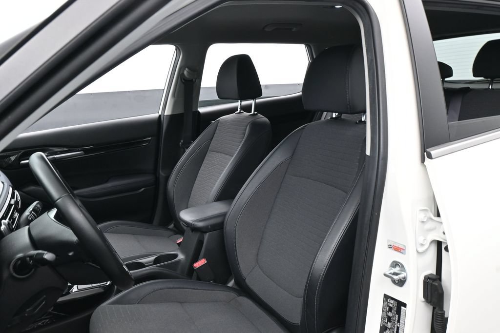 Used 2023 Kia Seltos S FWD image 10