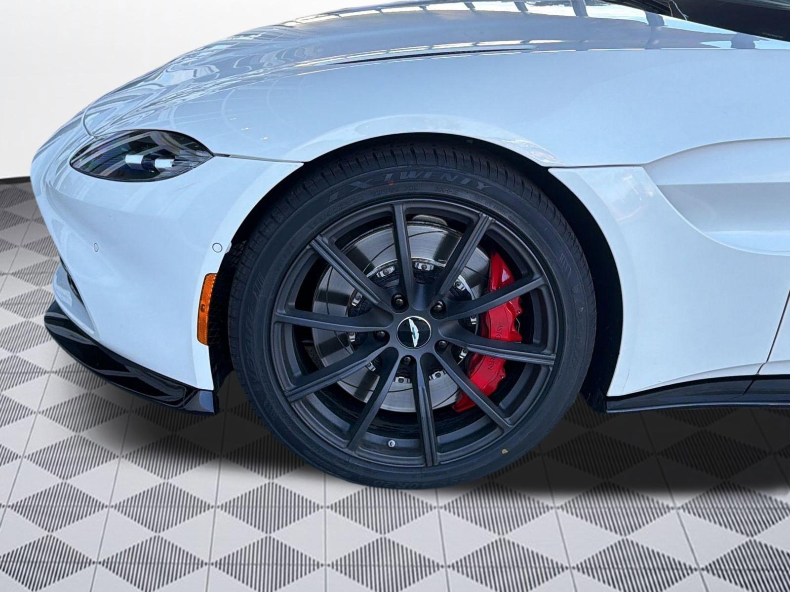 Used 2021 Aston Martin V8 Vantage Roadster RWD image 12