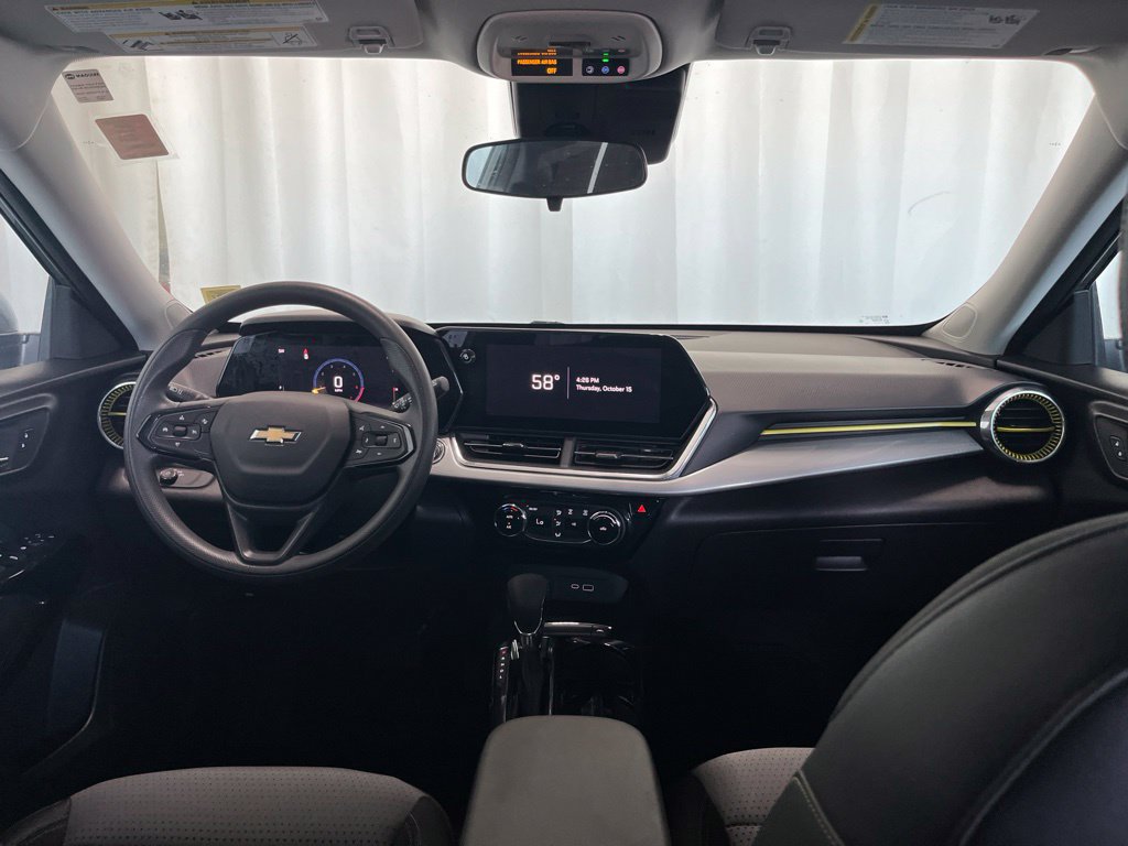 Used 2024 Chevrolet Trax LT FWD image 9