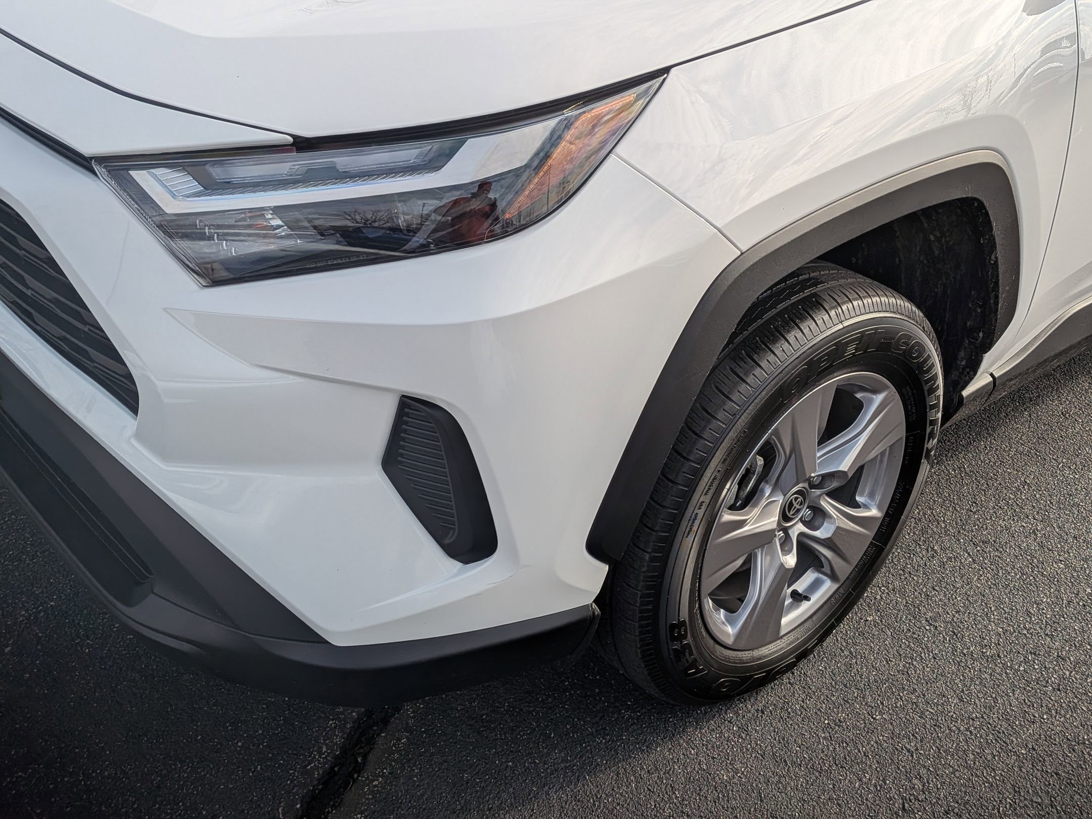 Used 2025 Toyota RAV4 XLE w/ Weather Package image 11