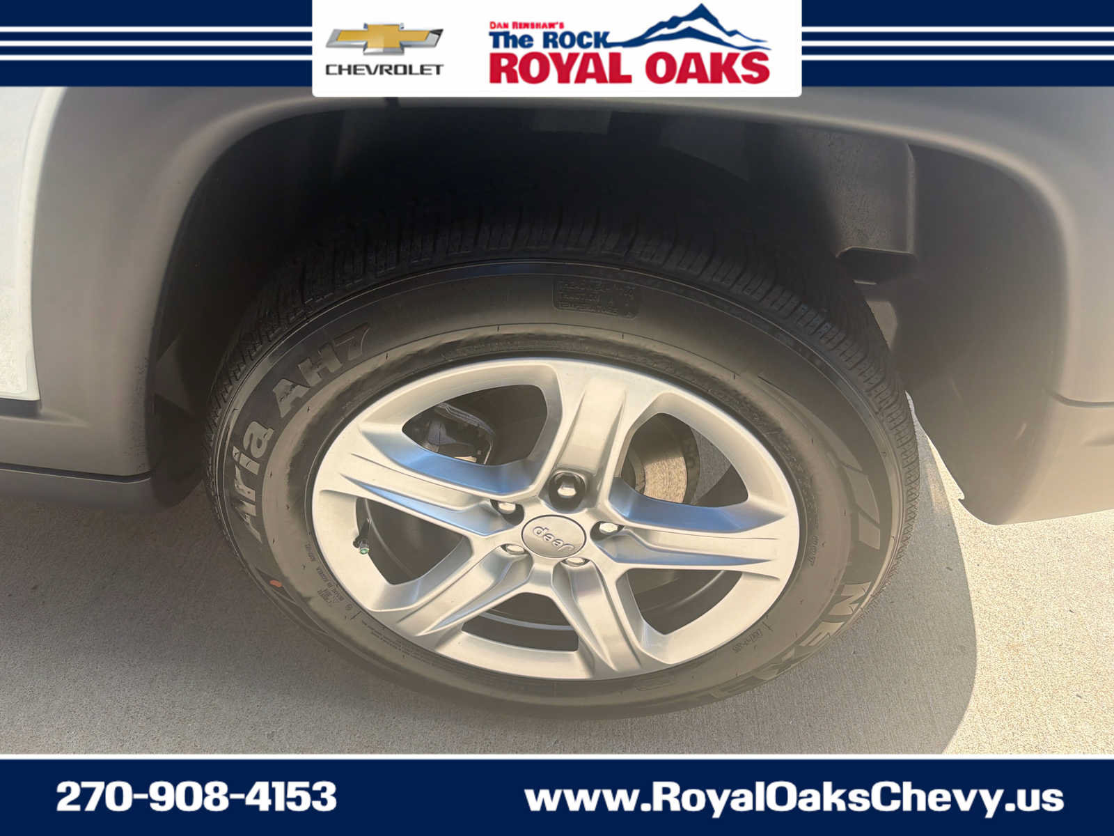 Used 2023 Jeep Compass Latitude AWD/4WD image 11