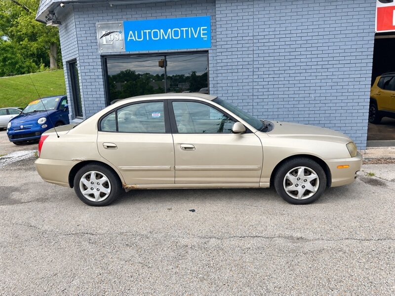 Used 2005 Hyundai Elantra GLS FWD image 2