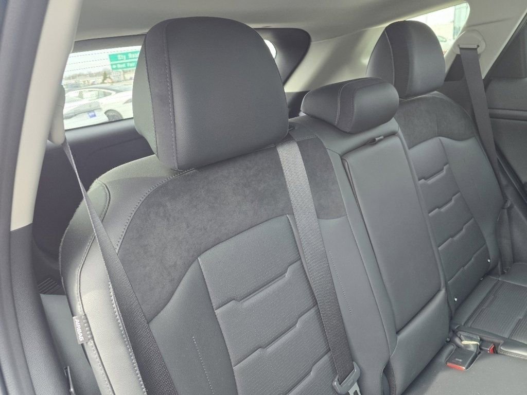 Used 2026 Kia Sportage SX image 17