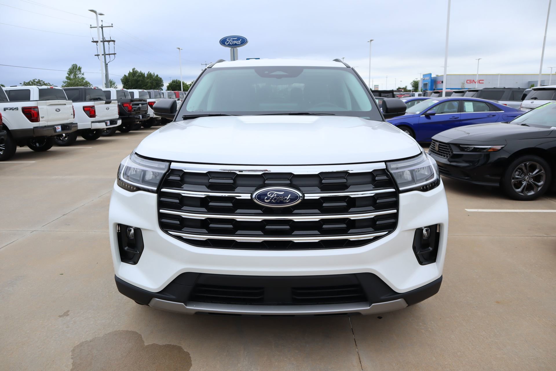 New 2026 Ford Explorer Active RWD image 10