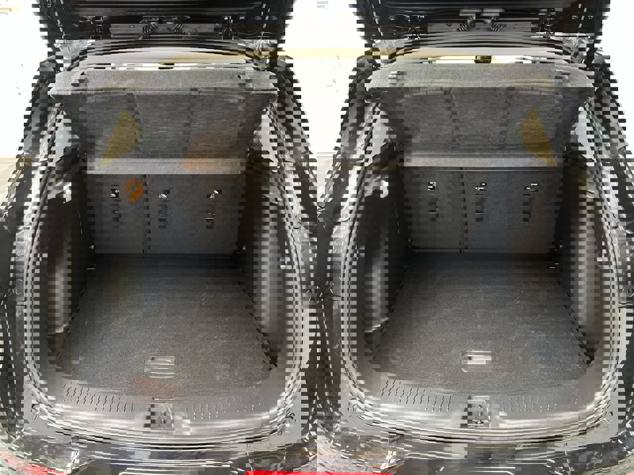 Certified 2025 Buick Encore GX Avenir w/ Avenir Technology Package AWD/4WD image 32