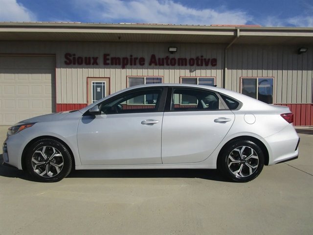 Used 2020 Kia Forte LXS image 2