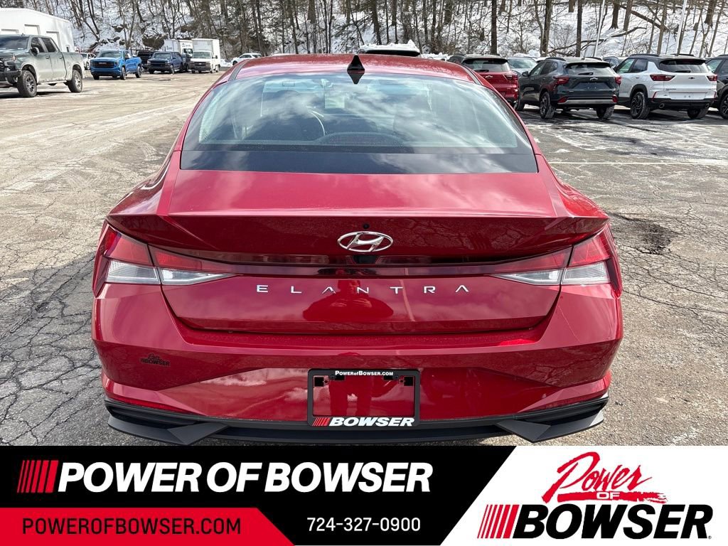 Used 2023 Hyundai Elantra SEL w/ Cargo Package image 4
