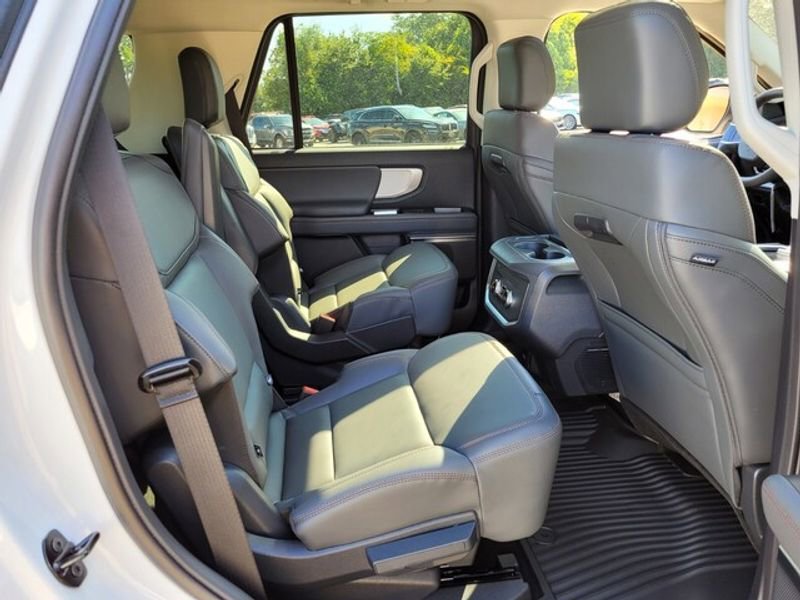 New 2025 Ford Expedition Active image 11
