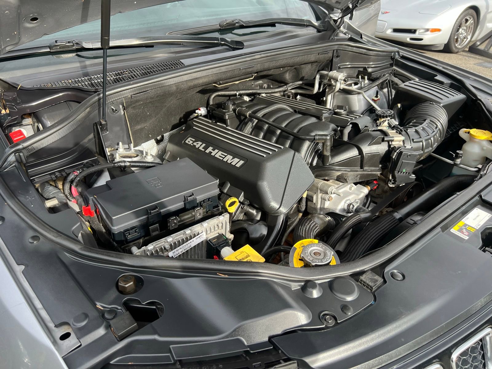 Used 2015 Jeep Grand Cherokee SRT w/ Luxury Group II image 13