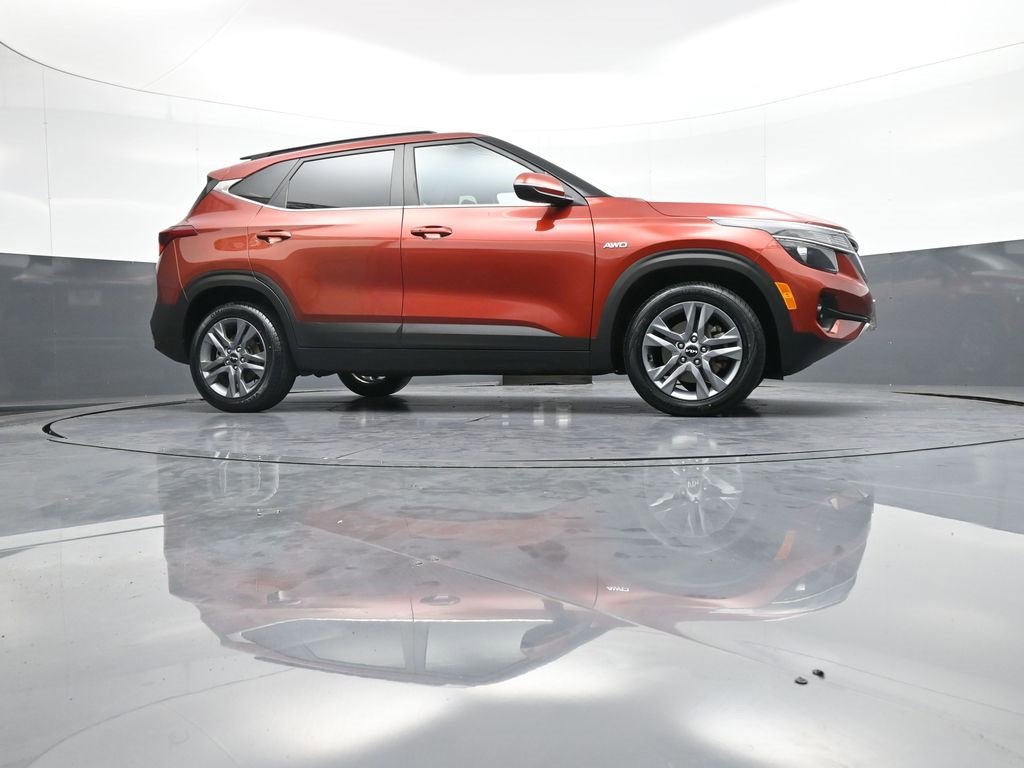 Certified 2022 Kia Seltos S image 28