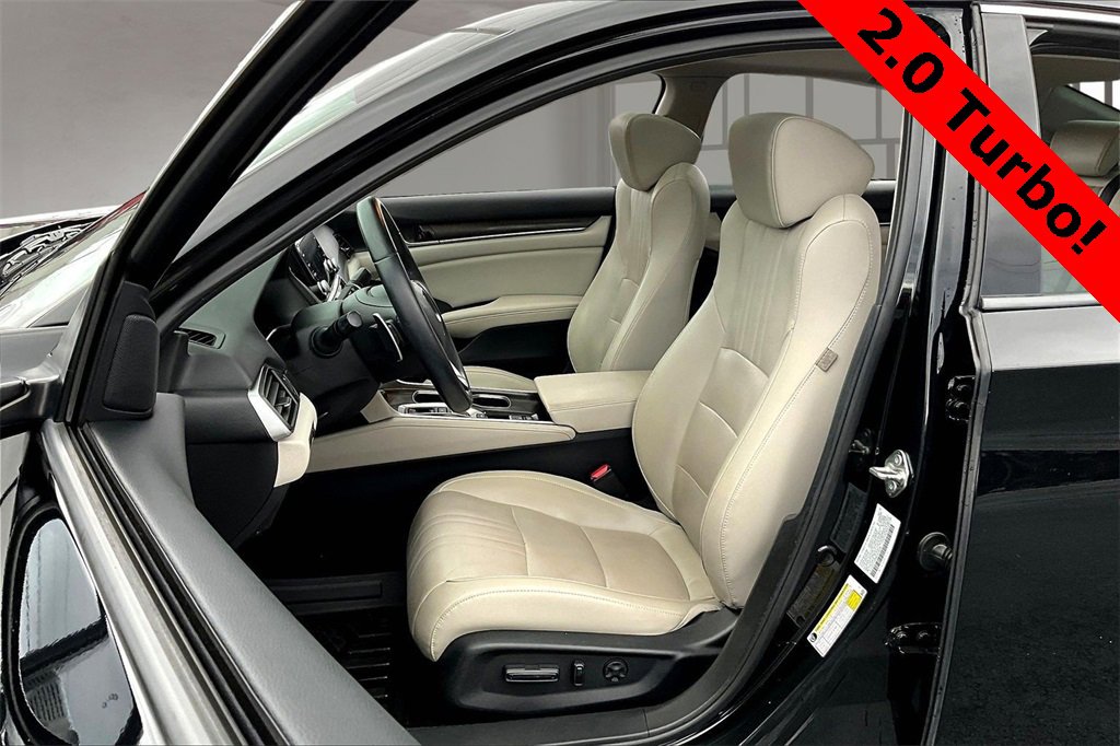 Used 2018 Honda Accord Touring image 25