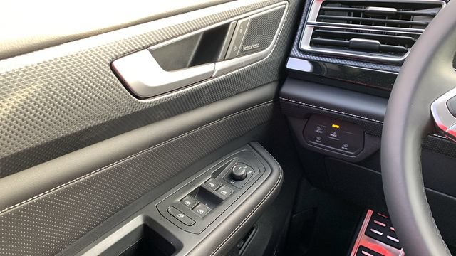 New 2025 Volkswagen Atlas Cross Sport SEL Premium R-Line image 15
