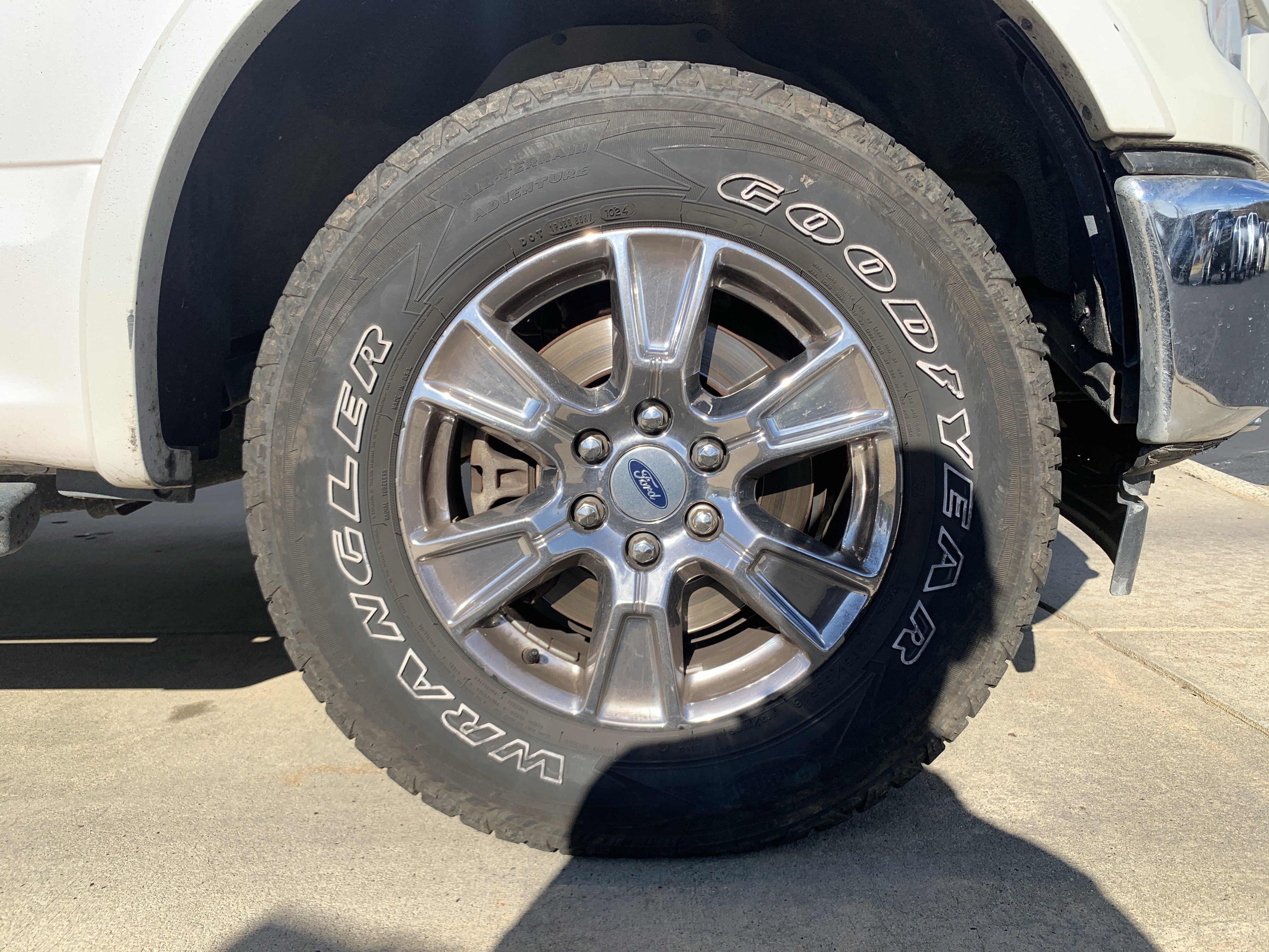 Used 2017 Ford F150 Lariat w/ Equipment Group 502A Luxury image 13