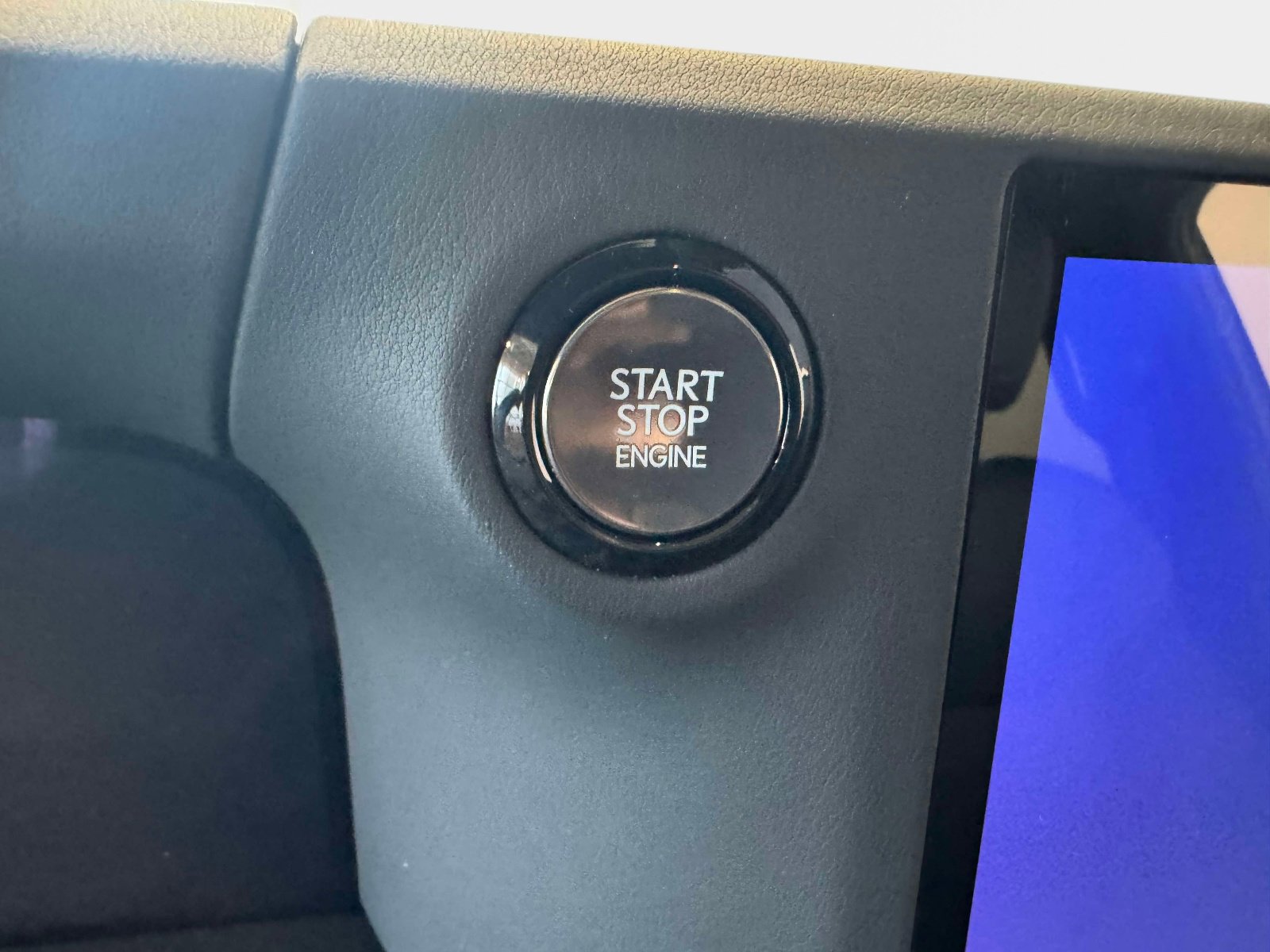 Used 2024 Lexus GX 550 w/ Cold Area Package image 40