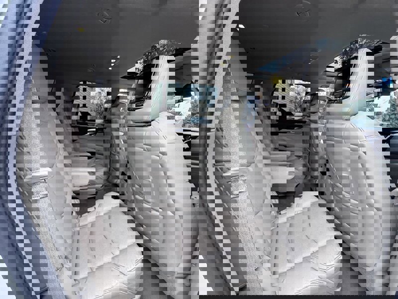 Used 2017 Cadillac Escalade Luxury image 15