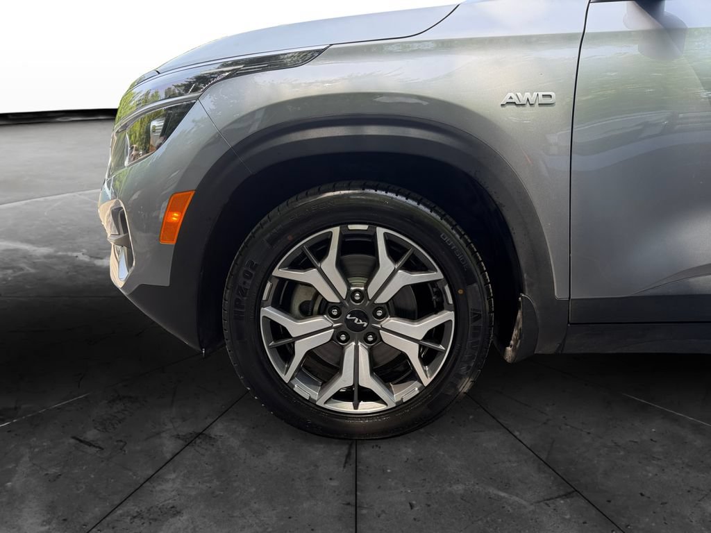 Used 2023 Kia Seltos EX AWD/4WD image 14