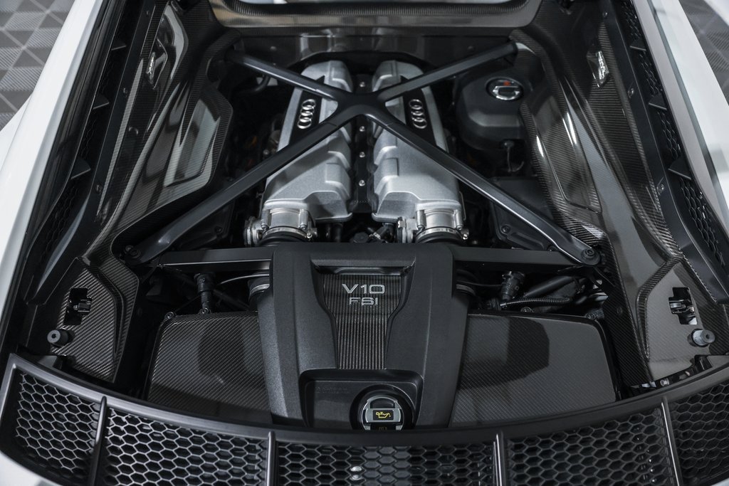 Used 2018 Audi R8 V10 plus w/ Full Leather Package image 20