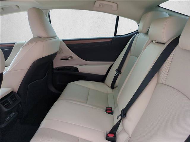 Used 2025 Lexus ES 300h w/ Premium Package FWD image 19