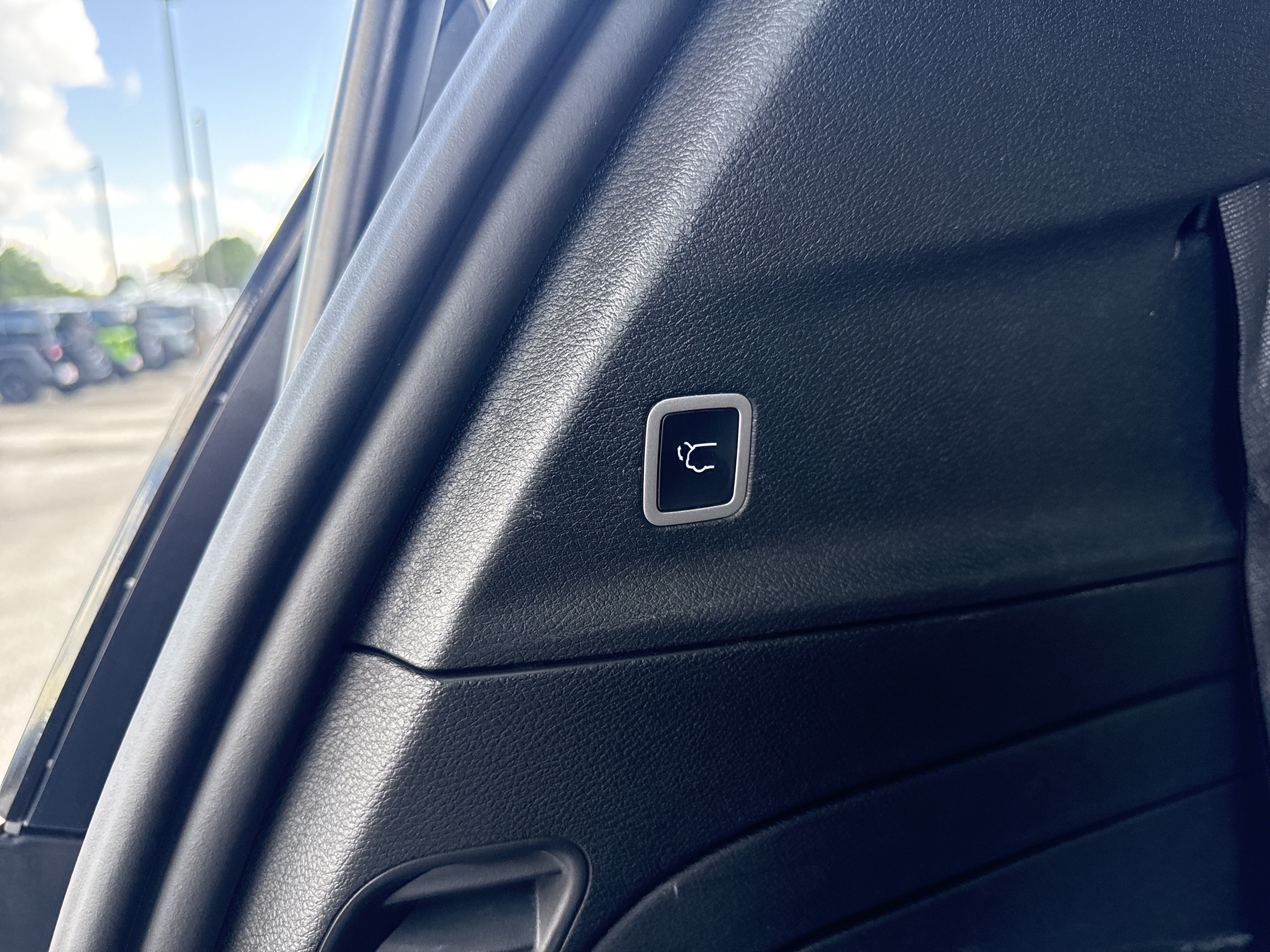 Used 2024 Chrysler Pacifica Pinnacle FWD image 20