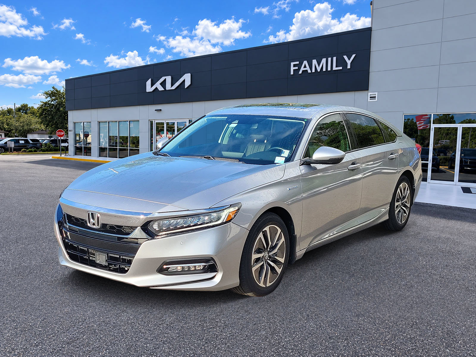 Used 2020 Honda Accord Touring image 3