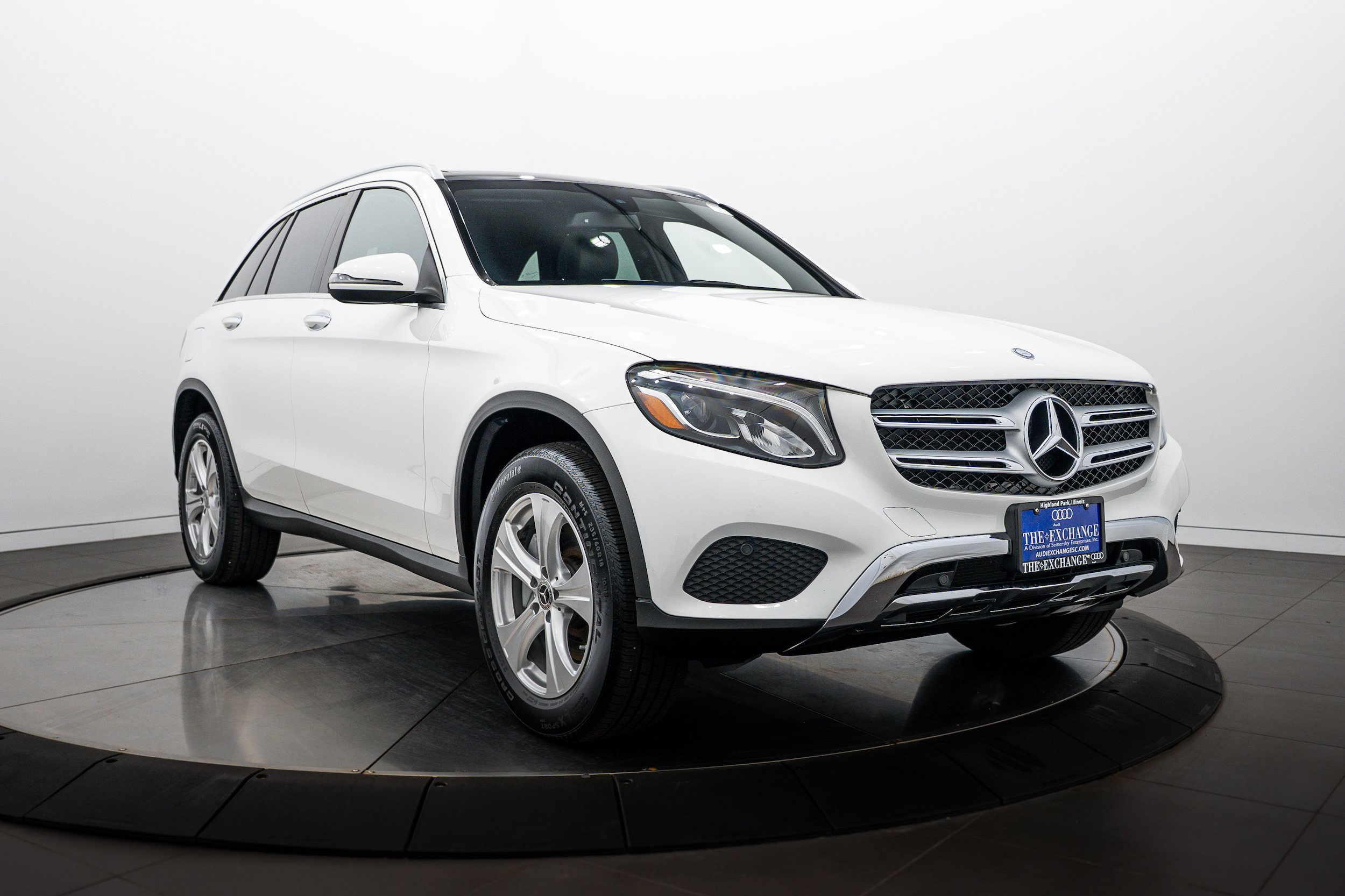Used 2017 Mercedes-Benz GLC 300 4MATIC image 2