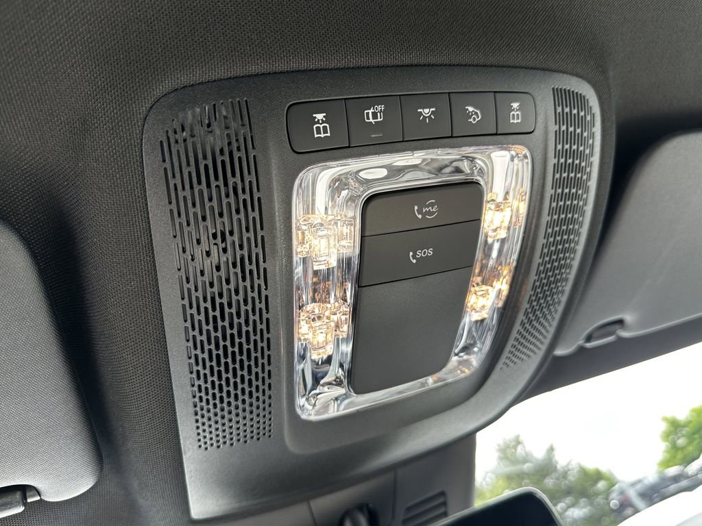 Certified 2025 Mercedes-Benz GLB 250 4MATIC image 33