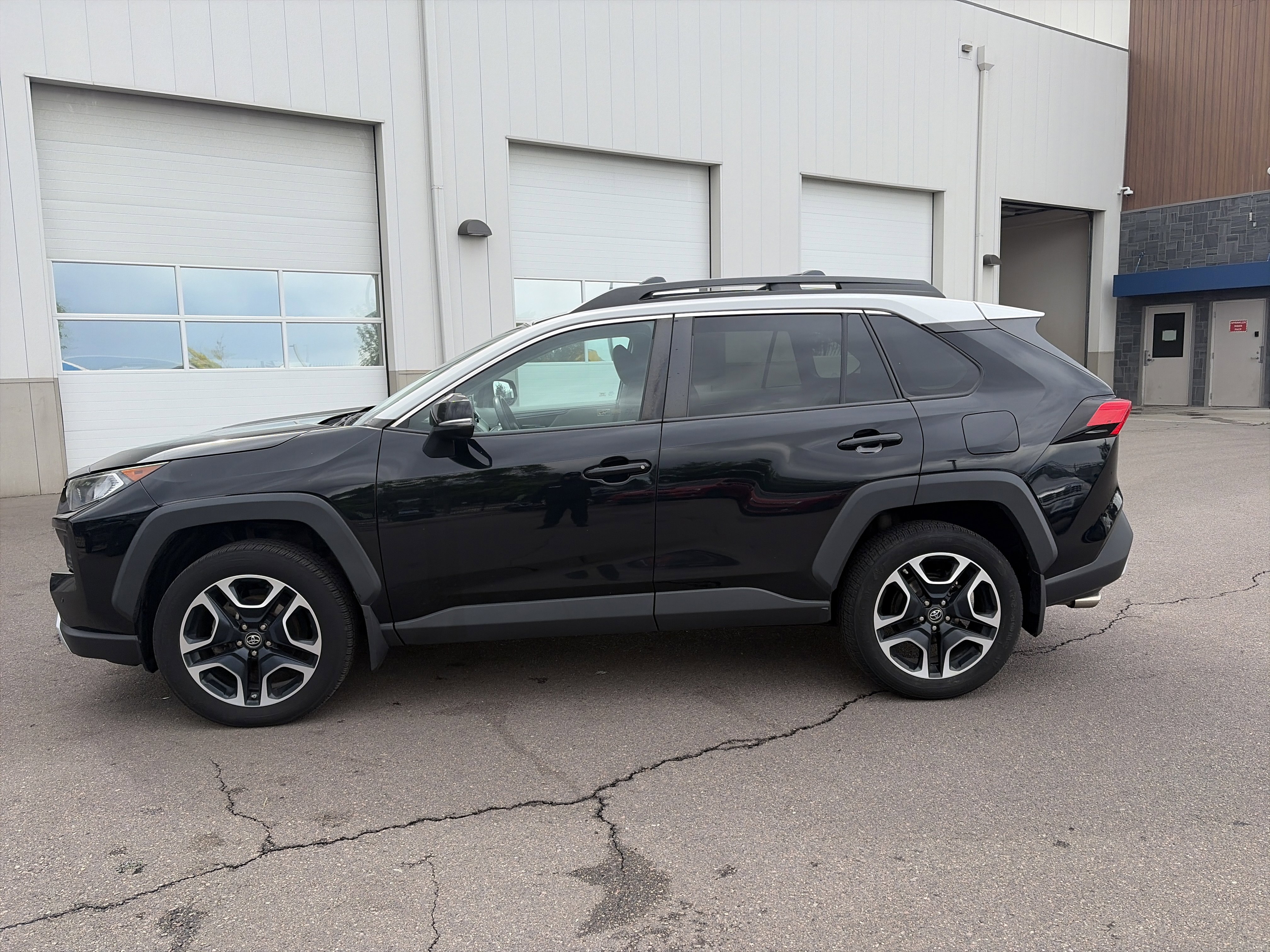 Used 2019 Toyota RAV4 Adventure w/ Advanced Technology Package AWD/4WD image 9