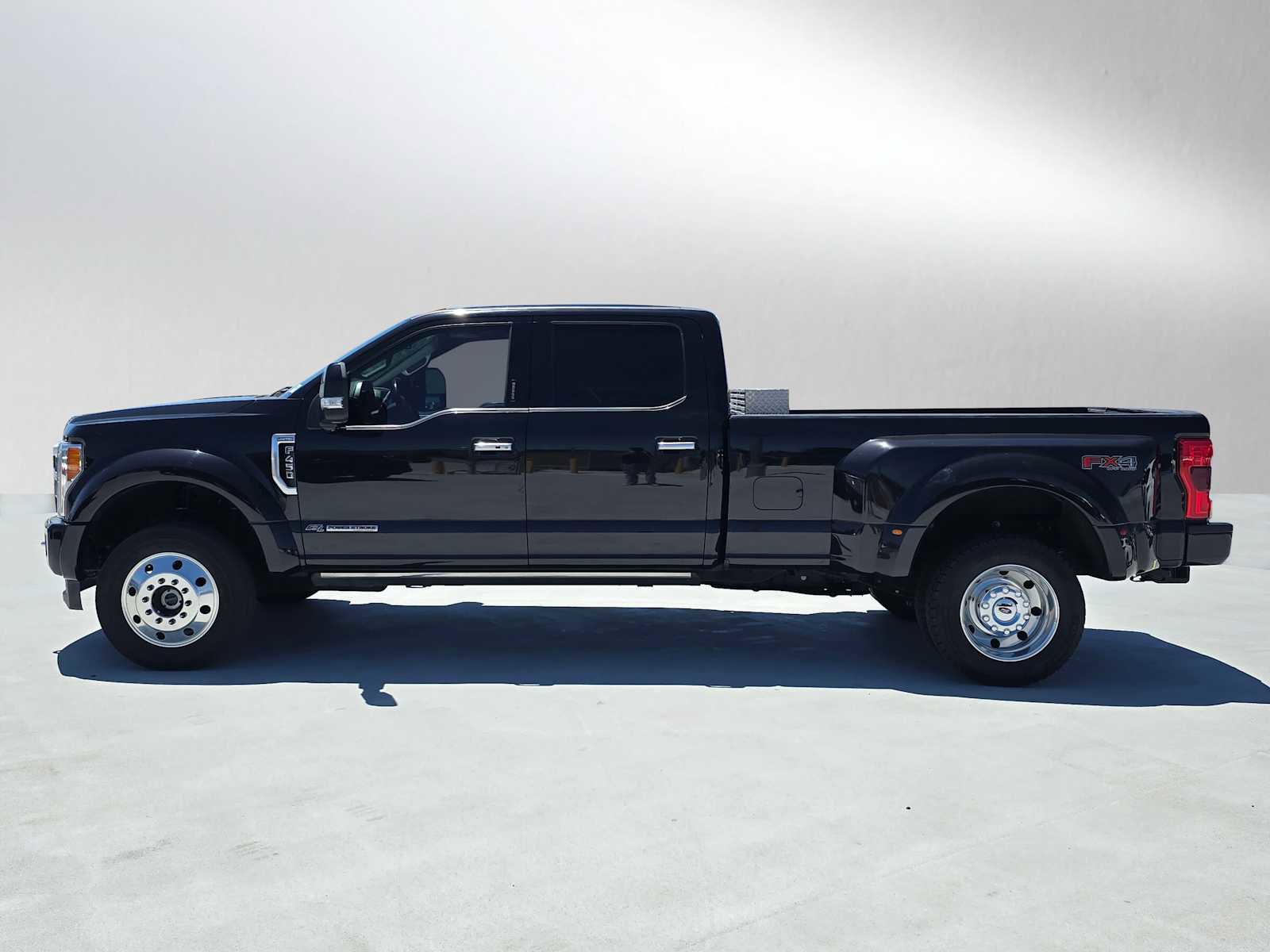 Used 2019 Ford F450 Limited w/ FX4 Off-Road Package image 4