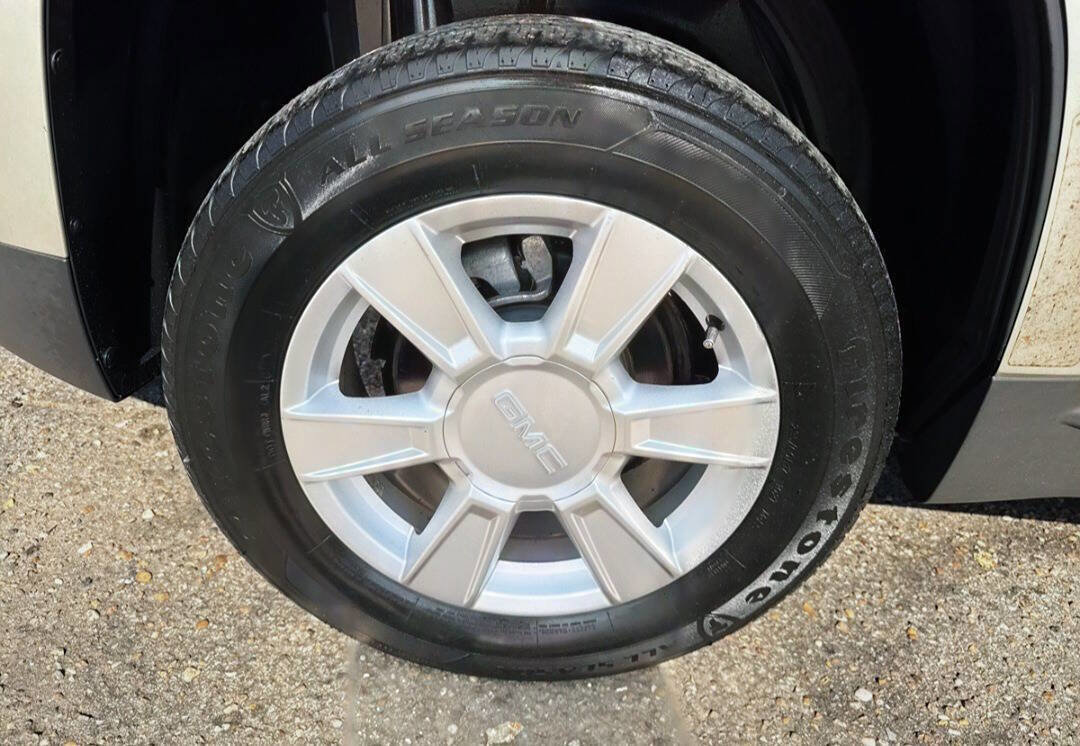 Used 2013 GMC Terrain SLE image 25