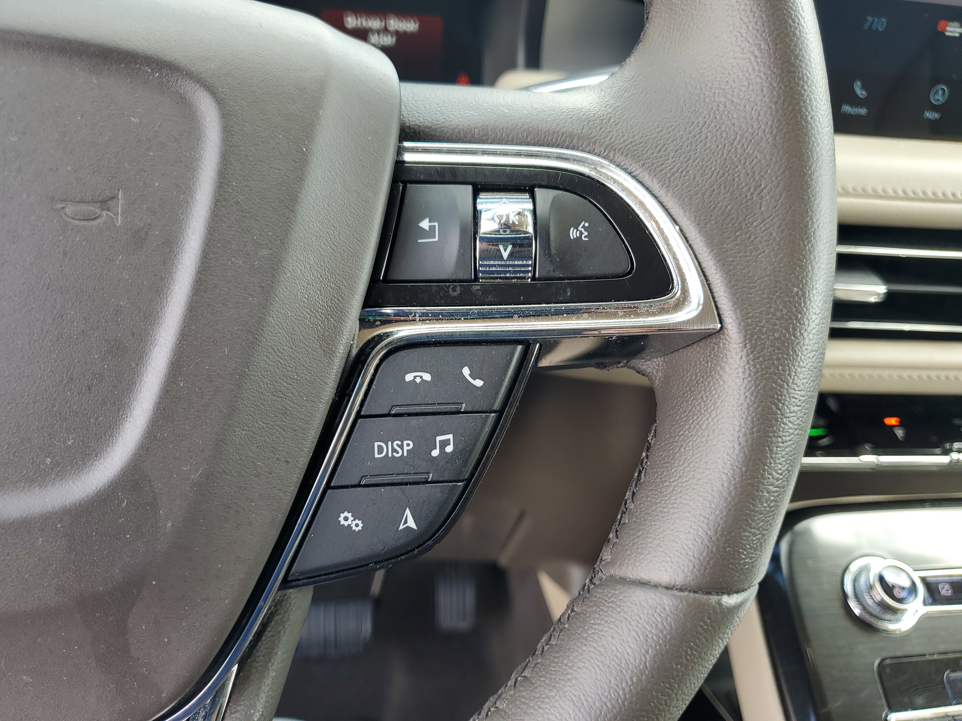 Certified 2022 Lincoln Nautilus FWD w/ Premium Package image 22