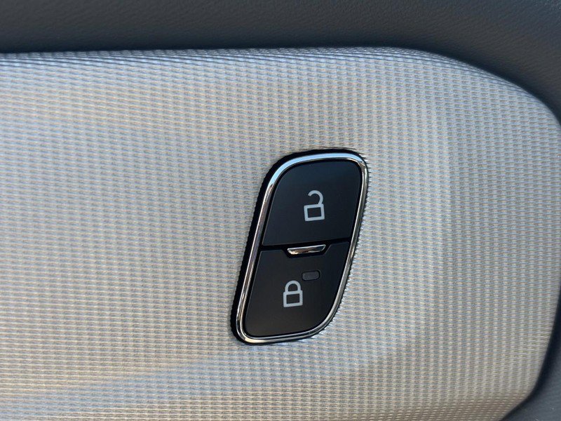 New 2025 Ford Explorer Active image 21