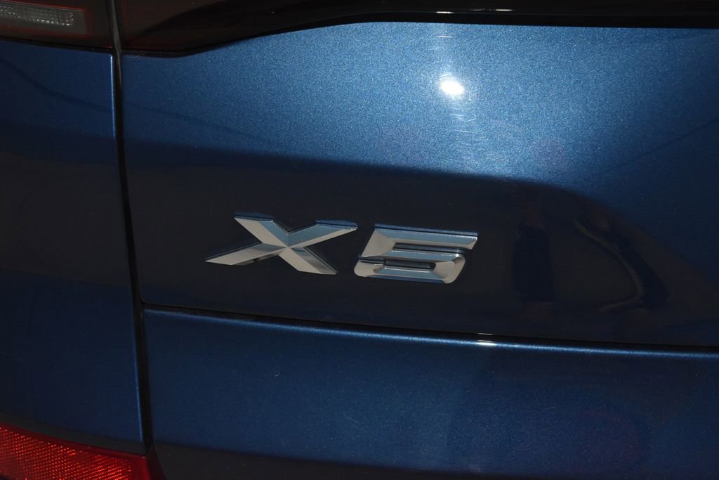 Used 2022 BMW X5 xDrive40i w/ M Sport Package AWD/4WD image 32