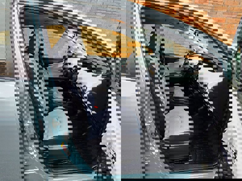 Used 2020 Toyota Prius LE image 24