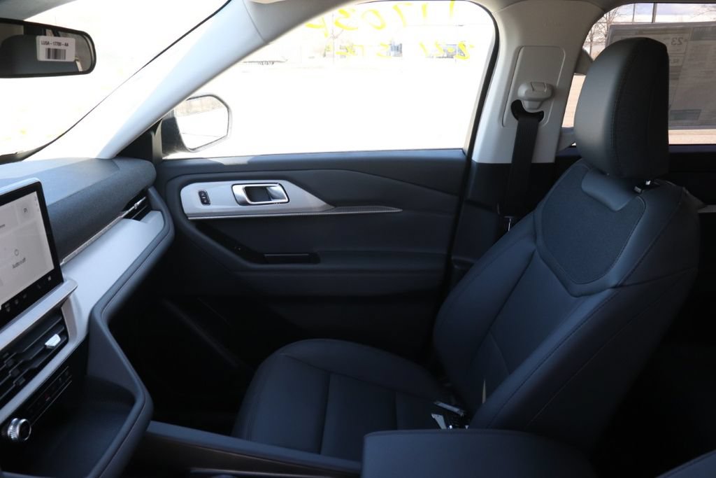 New 2026 Ford Explorer Active w/ Active Comfort Package AWD/4WD image 15