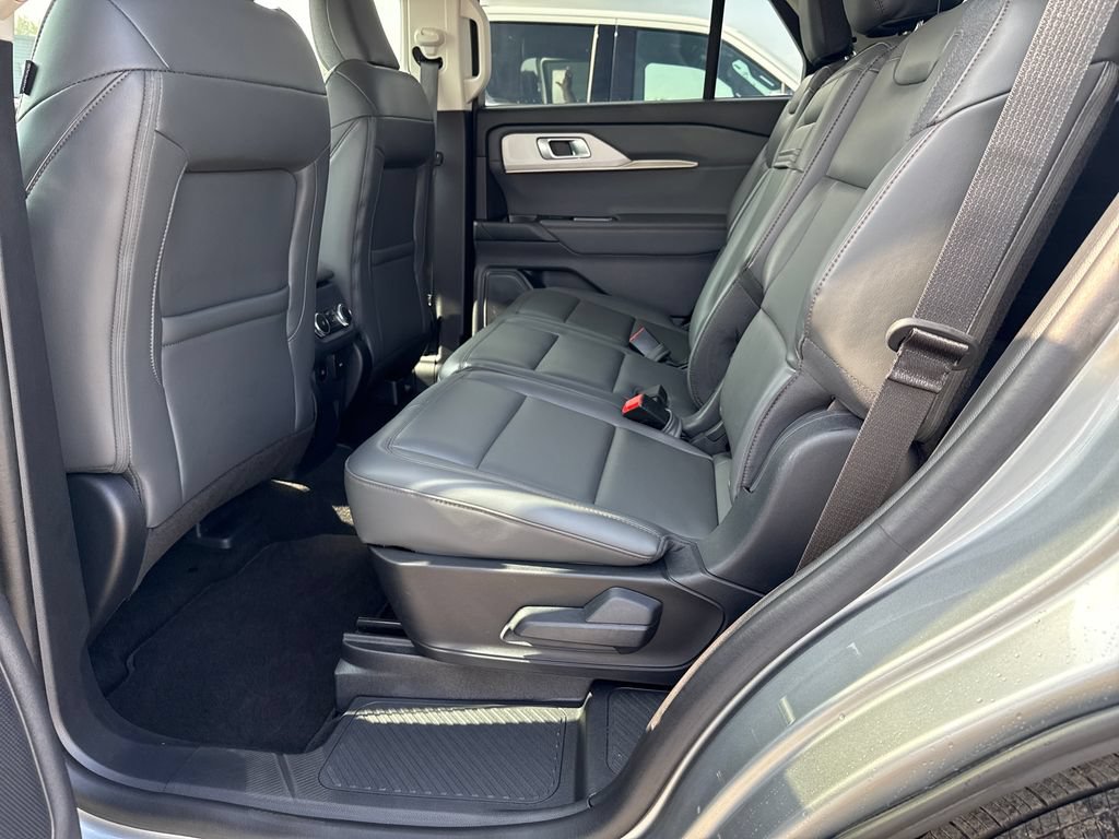 Used 2025 Ford Explorer Active w/ Active Comfort Package AWD/4WD image 40